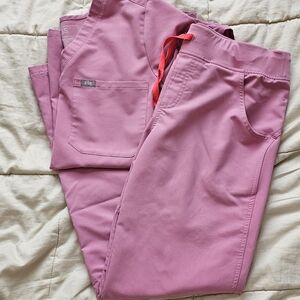 Figs Pink Scrub Set